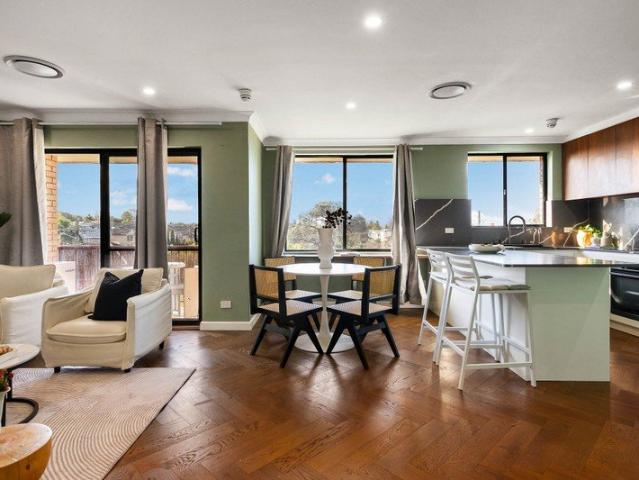 Modern Living with a Sunny Northern Aspect