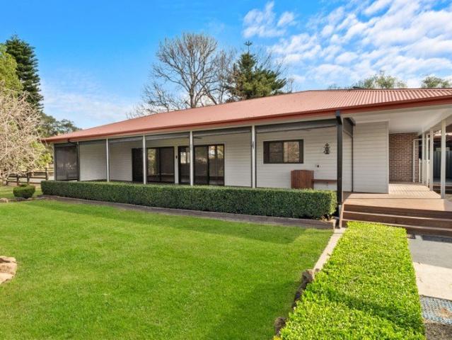 Modern Living with Mountain Views in the Heart of the Hawkesbury Racing Community