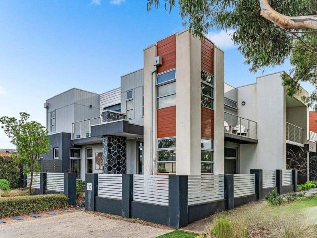 Modern Living with Scenic Outlooks