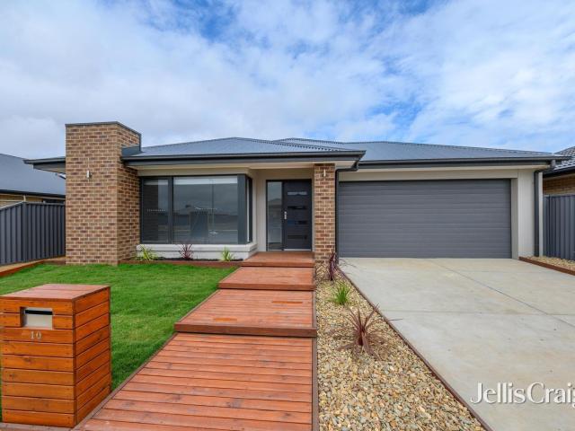 Modern Living with Space for the Whole Family