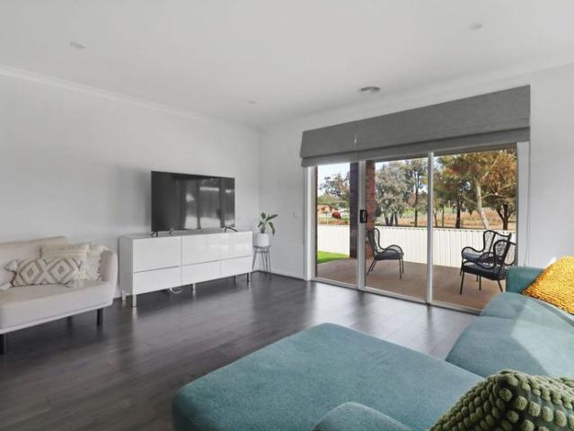 Modern Living with Space to Enjoy