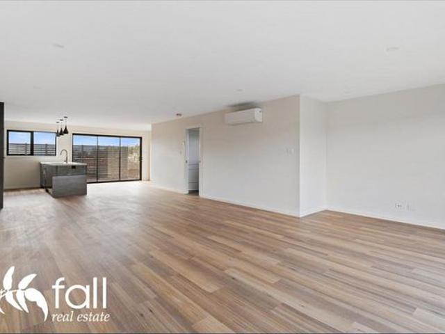 Modern Living with Stunning Mountain Views