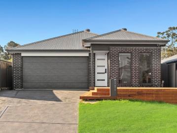 Modern Living with Style, Space & Seamless Entertaining