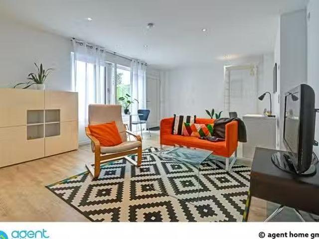 MODERN LIVING