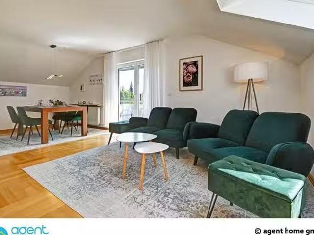 MODERN LIVING