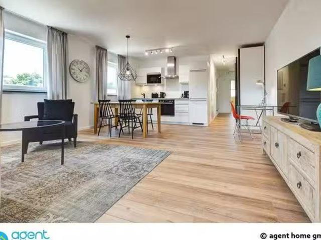 MODERN LIVING