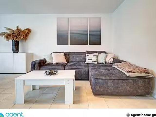 MODERN LIVING