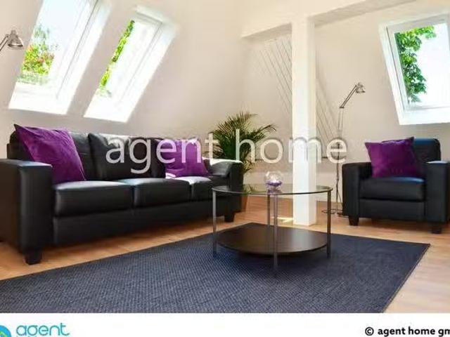 MODERN LIVING