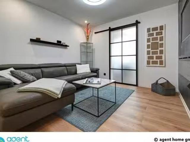 MODERN LIVING