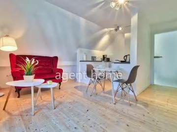 MODERN LIVING