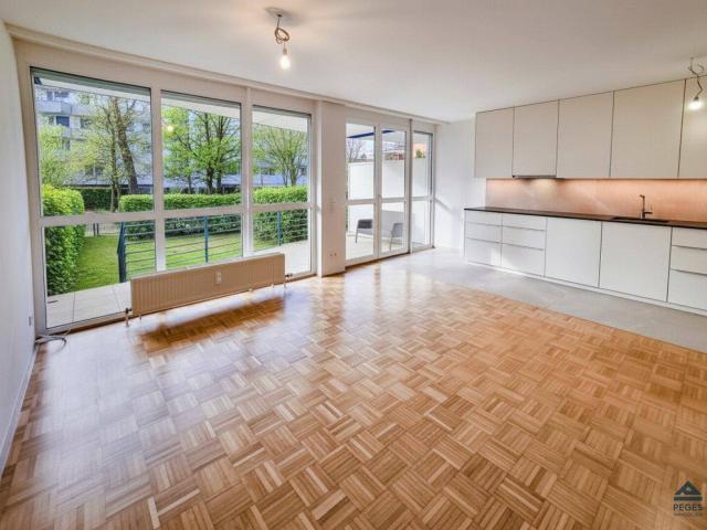 „MODERN LIVING“: 2 Zimmer Wohnung mit Garten Josefiau