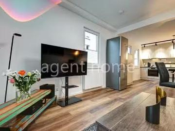 MODERN LIVING