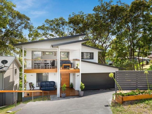 MODERN LIVING 3 BEDROOM HOME