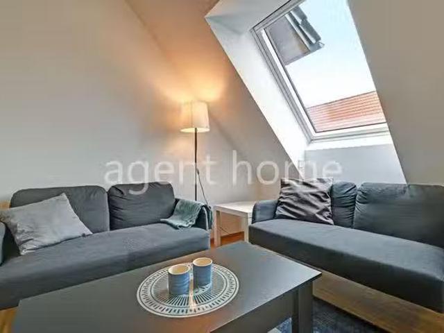 MODERN LIVING