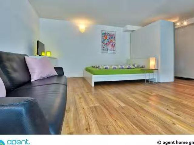MODERN LIVING