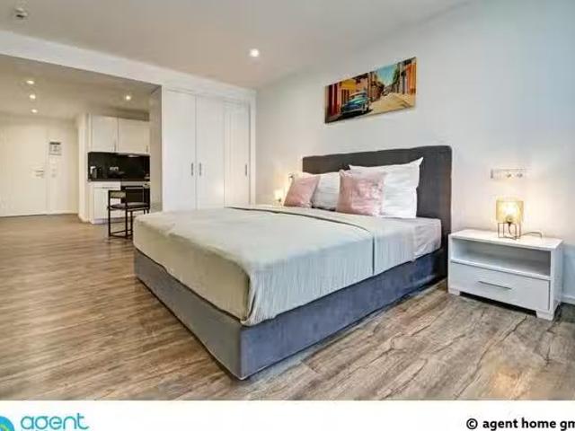 MODERN LIVING