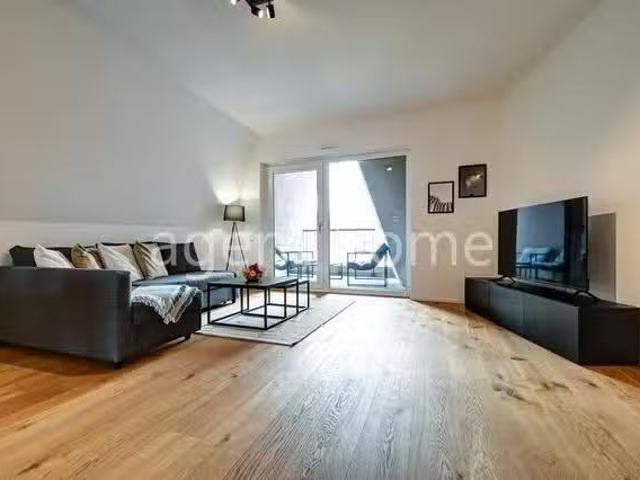 MODERN LIVING