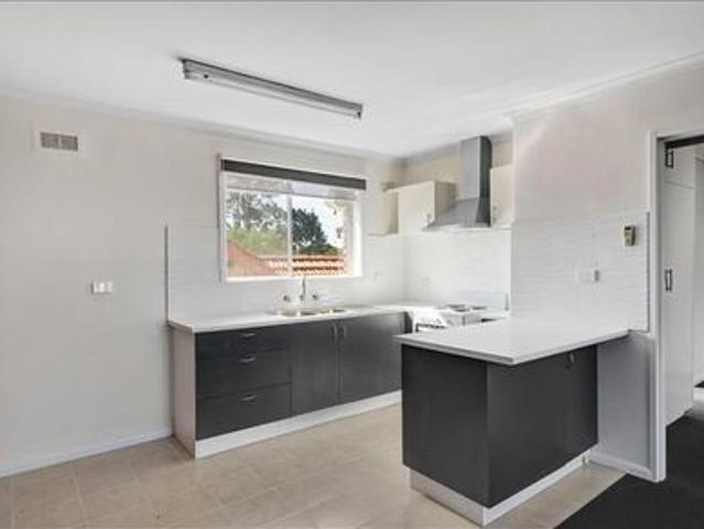 MODERN LIVING