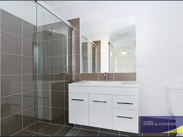 MODERN LIVING