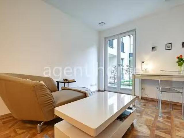 MODERN LIVING