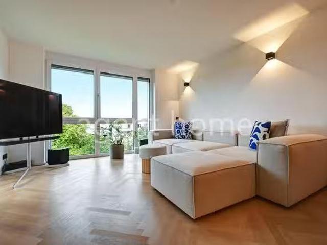 MODERN LIVING