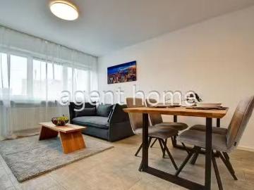 MODERN LIVING