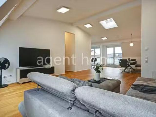 MODERN LIVING