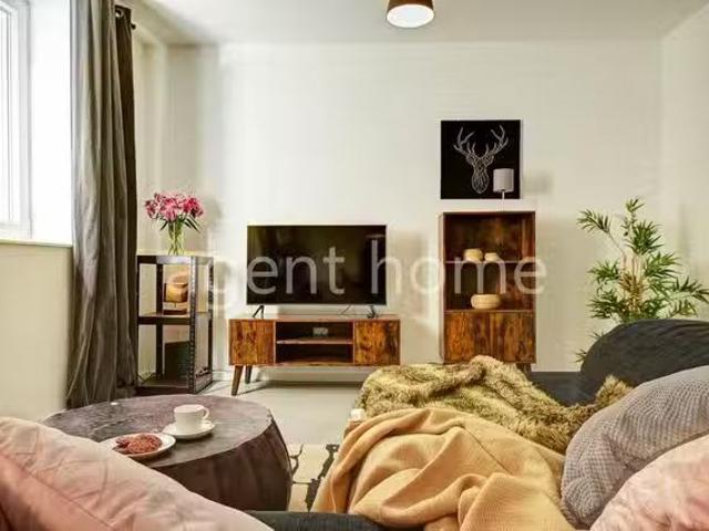 MODERN LIVING
