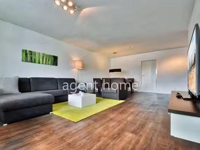 MODERN LIVING