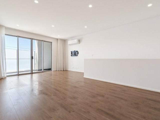 MODERN LIVING!