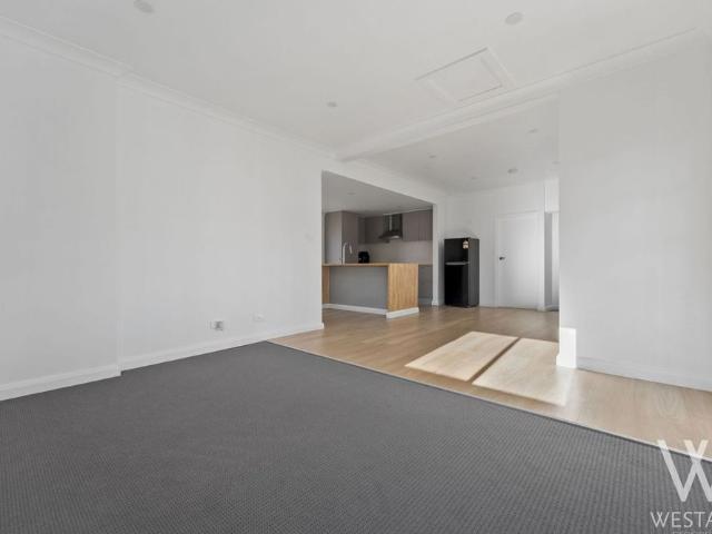 MODERN LIVING