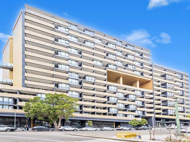 Modern life in an outstanding and convenient location at Hurstville