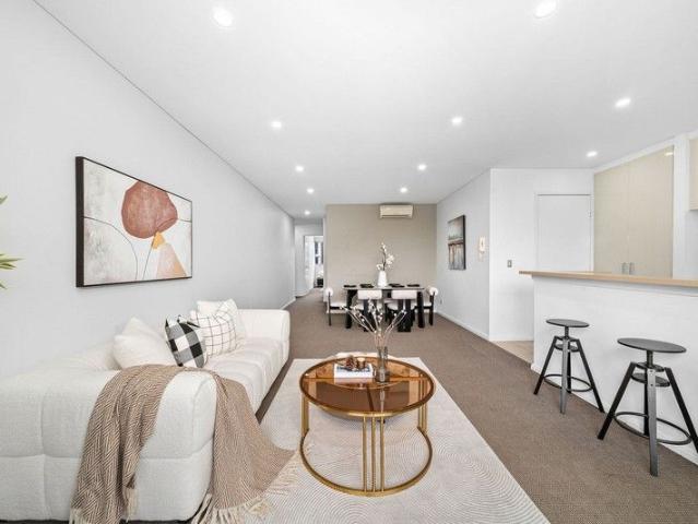 Modern Lifestyle Apartment with Open Views in Rosebery