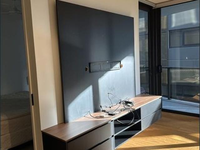 Modern Lifestyle Apartment in the Heart of Newstead / Be Quick!