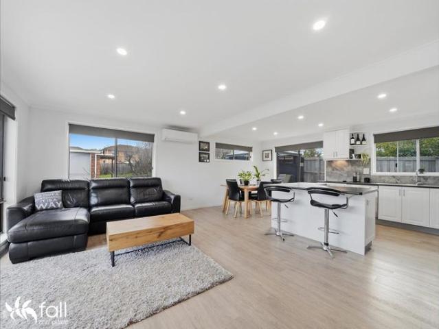 Modern, Light & Bright Living in Rosetta