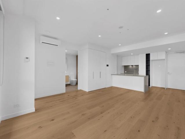 Modern, Light Filled Apartment in the Heart of Highett