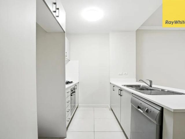 Modern, Light Filled Apartment in the Heart of Westmead