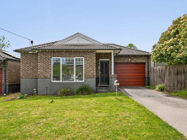 Modern, Light Filled Family Home in the Heart of Healesville