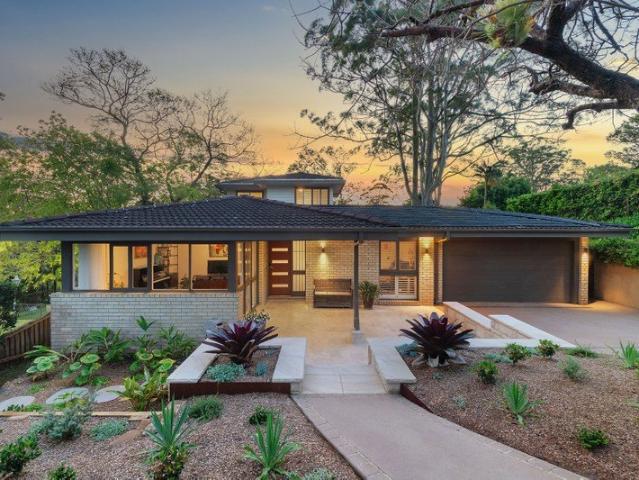Modern Light Filled Family Sanctuary with Superb Alfresco Entertaining