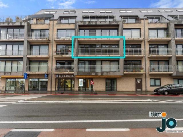 Modern, light filled flat to let in Ostend with a south f.
