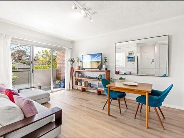 Modern, Light Filled Two Bedroom Apartment