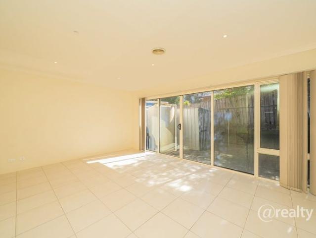 Modern & Light Filled Townhouse in a Convenient Location