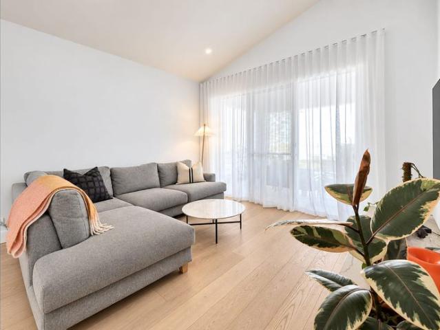 Modern & Light Filled 3 Bedroom Home in Dernancourt