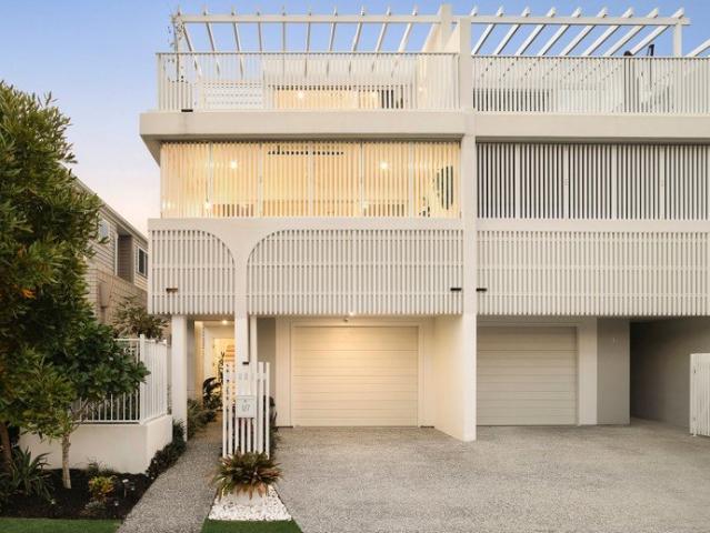 Modern, Luxe and Effortless: As New Villa Footsteps from the Broadwater