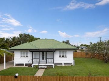 Modern Luxury Meets Classic Cottage Charm