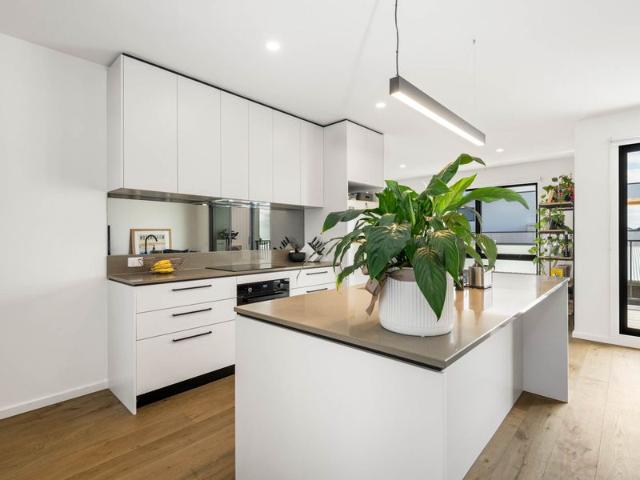 Modern Luxury Meets Coastal Convenience 2 Bed, 2 Bath Town Home in Prime Highton Location