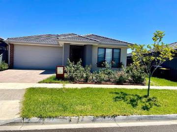 Modern Luxury Meets Family Comfort in Tarneit’s Premier Location!