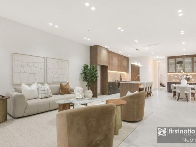 Modern Luxury Meets Family Comfort!
