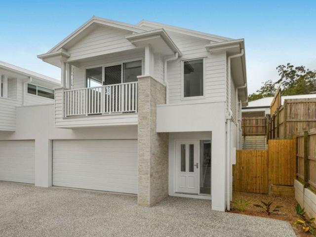 Modern Luxury Meets Homely Comfort in this Stunning 4 Bedroom Townhouse in Bahrs Scrub