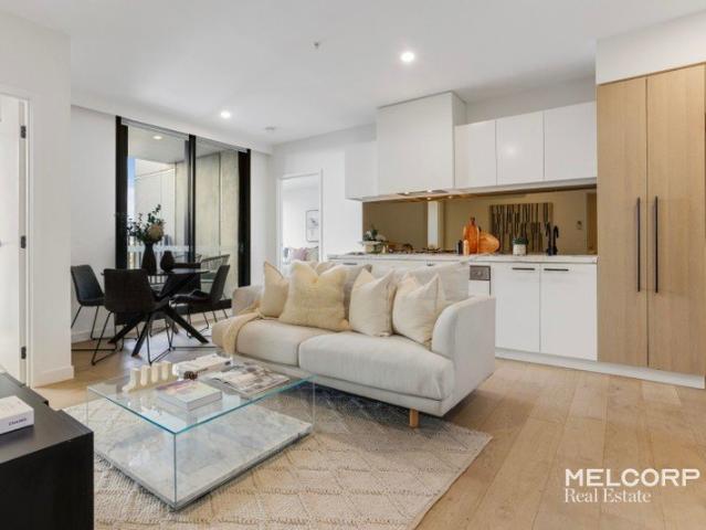 Modern luxury meets sunshine resort style living